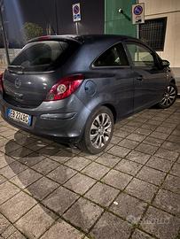 Opel corsa 111 gpl full optional
