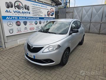 Lancia Ypsilon 1.2 69 CV 5 porte S&S Platinum - Un