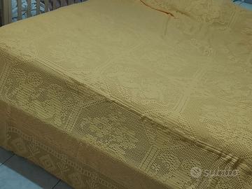 Coperta Matrimoniale Uncinetto Gialla fatta a Mano
