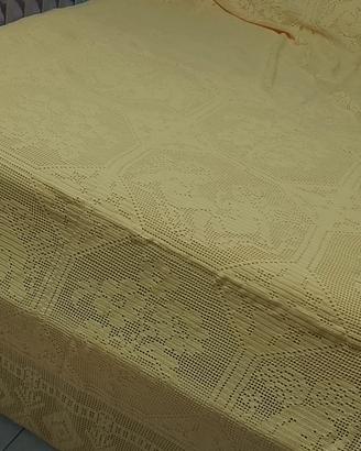 Coperta Matrimoniale Uncinetto Gialla fatta a Mano