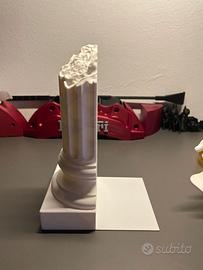 Reggilibri con colonna greca rotta