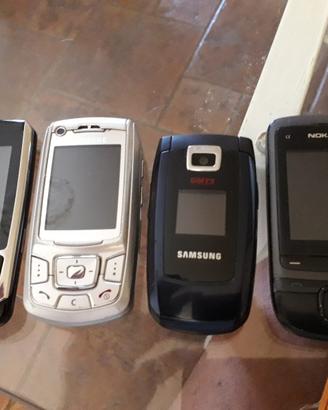 N.4 telefonini "vintage"