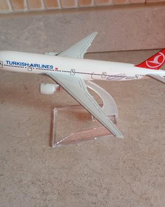 Modellino aerio turco Turkish Airlines 