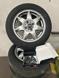 Cerchi Mini originali da 15” con gomme 4s