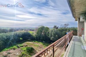 Ampio appartamento con vista a Castelfidardo