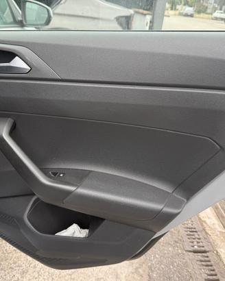 Alzavetro posteriore dx vw polo aw1 2018