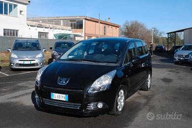 PEUGEOT 5008 1.6 HDI 111 CV OK NEOPATENTATI