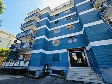 4 LOCALI A TORRE DEL GRECO