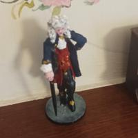 statuina fatta in ferro e a mano