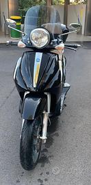 BEVERLY 300 (come nuovo)