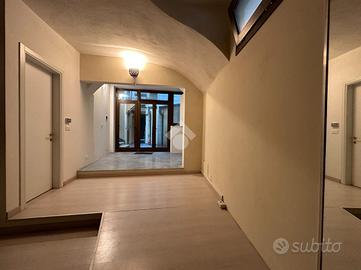 MONOLOCALE A VERCELLI