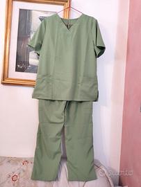 Uniforme da infermiera in tre colori 
