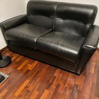 Divano letto 2 posti – similpelle nera – 1,5piazza
