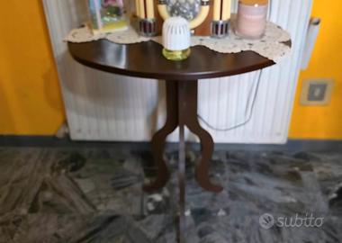tavolino tre piedi 