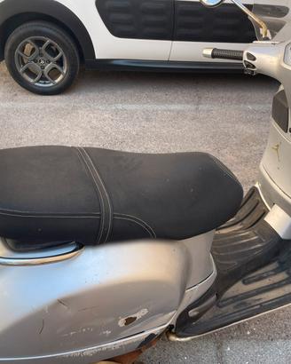 Vespa GTS
