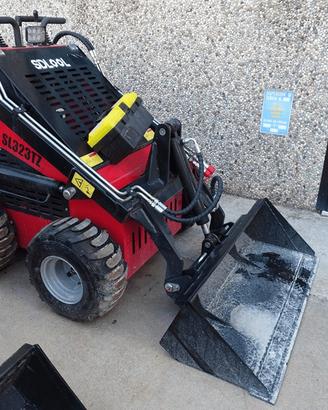 Minipala gommata 4 x 4 Skid Steer Loader