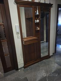 Mobile ingresso in noce con specchi e appendiabiti