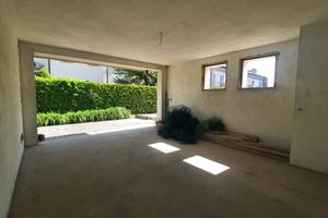 Casa indipendente di 330 m² con più di 5 locali e 