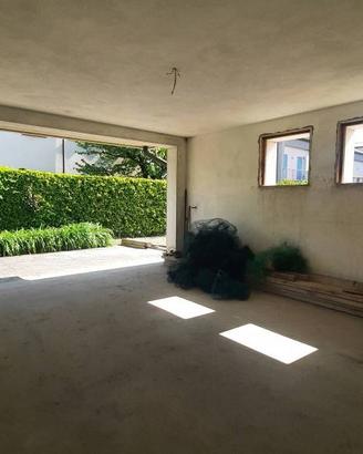 Casa indipendente di 330 m² con più di 5 locali e 