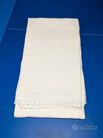 Copriletto in cotone piquet con pizzo