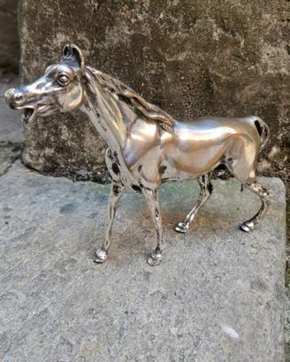 Cavallo in metallo argentato