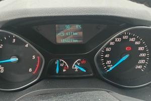 auto Ford Kuga