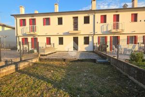 PORZIONE DI QUADRIFAMILIARE A PAESE