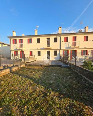 PORZIONE DI QUADRIFAMILIARE A PAESE