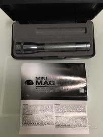 Torcia mini Maglite Made in U.S.A. NUOVA