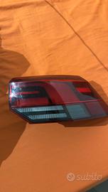 FARO POSTERIORE LED GOLF 8