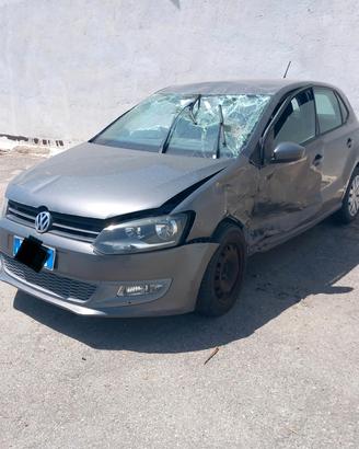 Auto incidentata per uso ricambi 