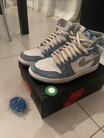Air Jordan 1 Hyper Royal