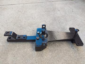 Gancio di traino (tira) per trattore fiat