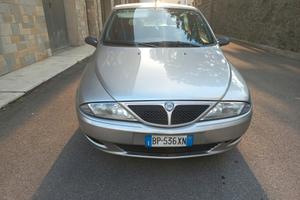 lancia y10 elefantino blu