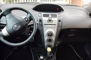 TOYOTA Yaris 1.0 5 porte