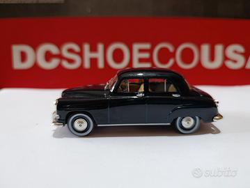 Modellino di Simca Aronde in scala 1/43