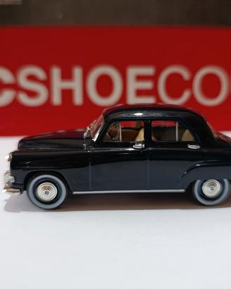 Modellino di Simca Aronde in scala 1/43