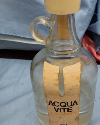 Bottiglia di ACQUA VITE SAUVIGNON NONINO
