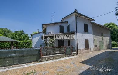 CASA INDIPENDENTE A SCHIERA CON GIARDINO PRIVATO