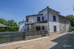 CASA INDIPENDENTE A SCHIERA CON GIARDINO PRIVATO