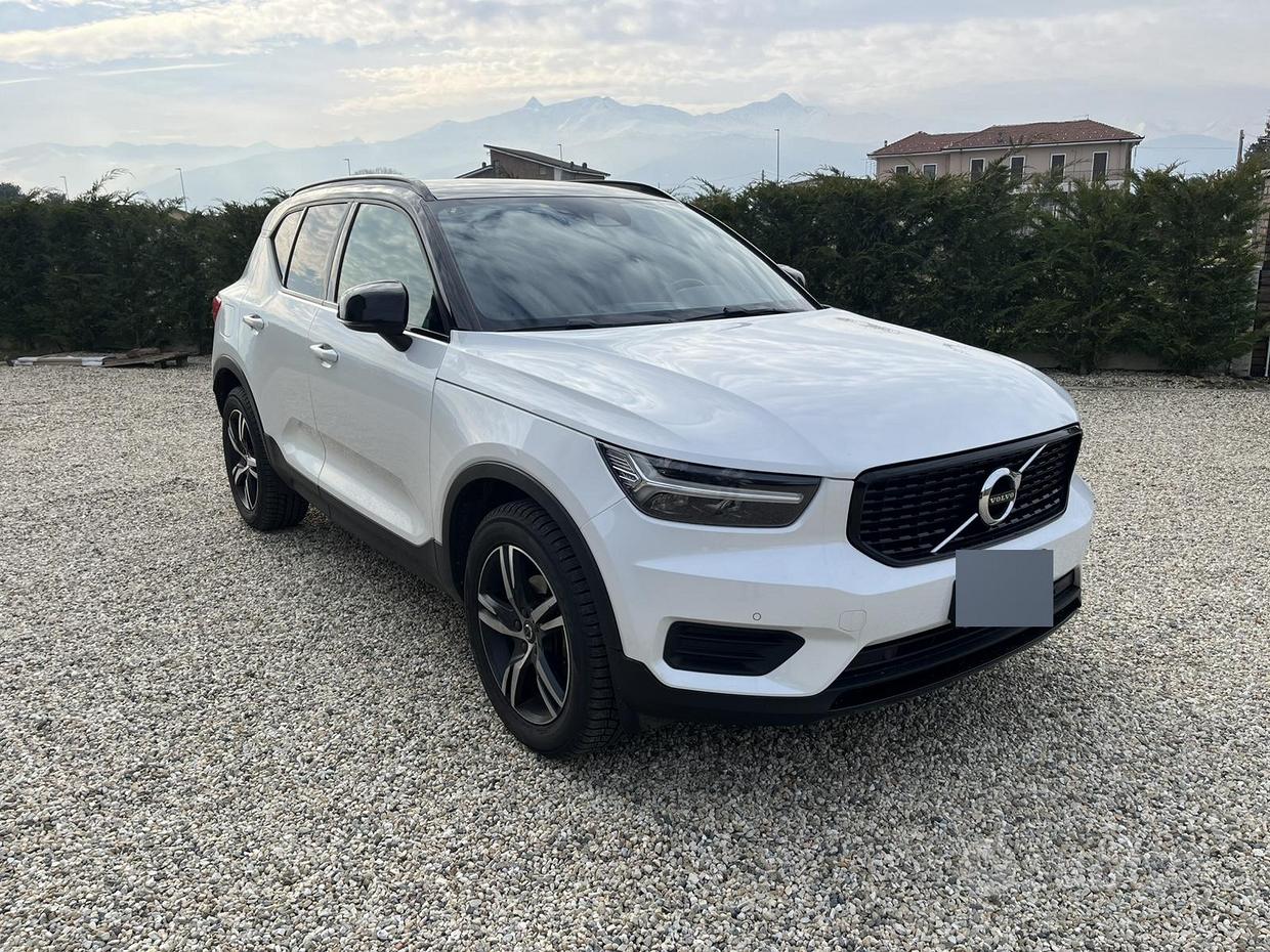 Volvo XC40 (2017-->)