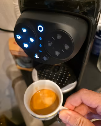 Lavazza, A Modo Mio. Macchina caffè Desea, Nero. 