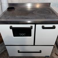 Stufa a legna putagè con forno