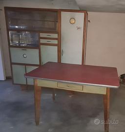 Credenza e tavolo vintage anni 60