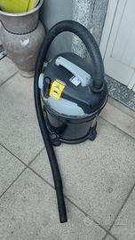 aspirapolvere compatto molto potente con accessori