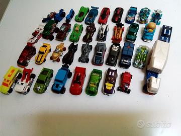 Lotto composto da 107 Modellini Hot Wheels