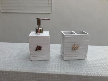 DISPENSER SAPONE E DOPPIO PORTA SPAZZOLINI