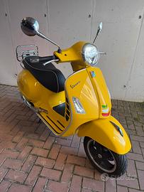 Vespa GTS 300