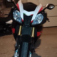 Aprilia rsv 1000 factory