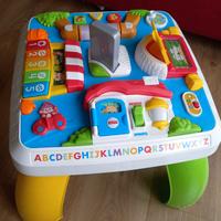 Tavolino attività della citta di cagnolino ridi e